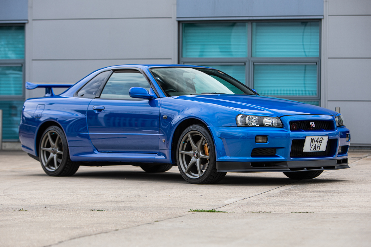 Nissan Skyline r34 GTR пола Уокера