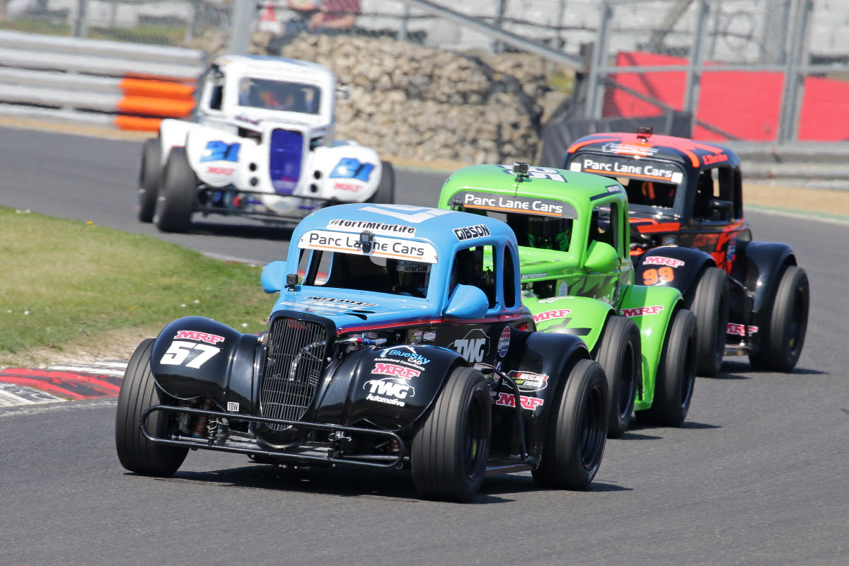 Bumper programme of action for Legends Cars set to thrill next year 