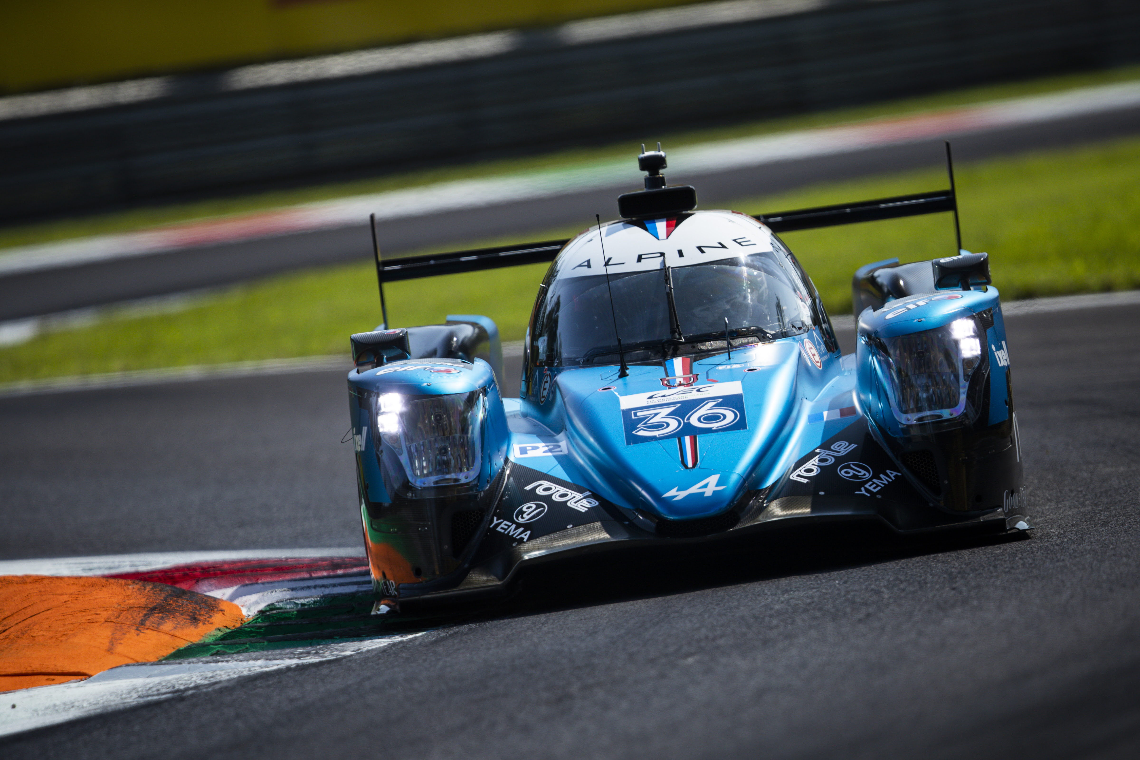 The Alpine A470 and its two crews unveiled for the 2023 FIA World